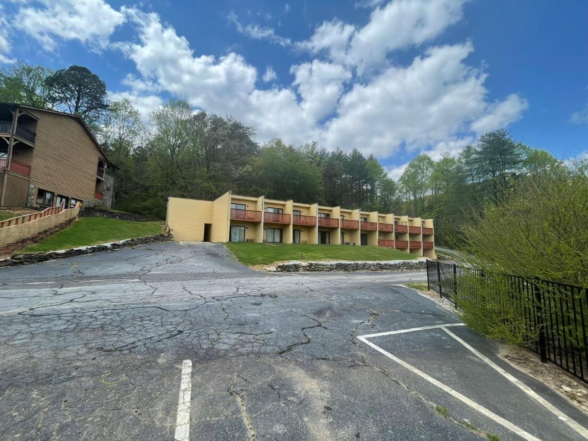 Budgetel Inn & Suites ディラード エクステリア 写真