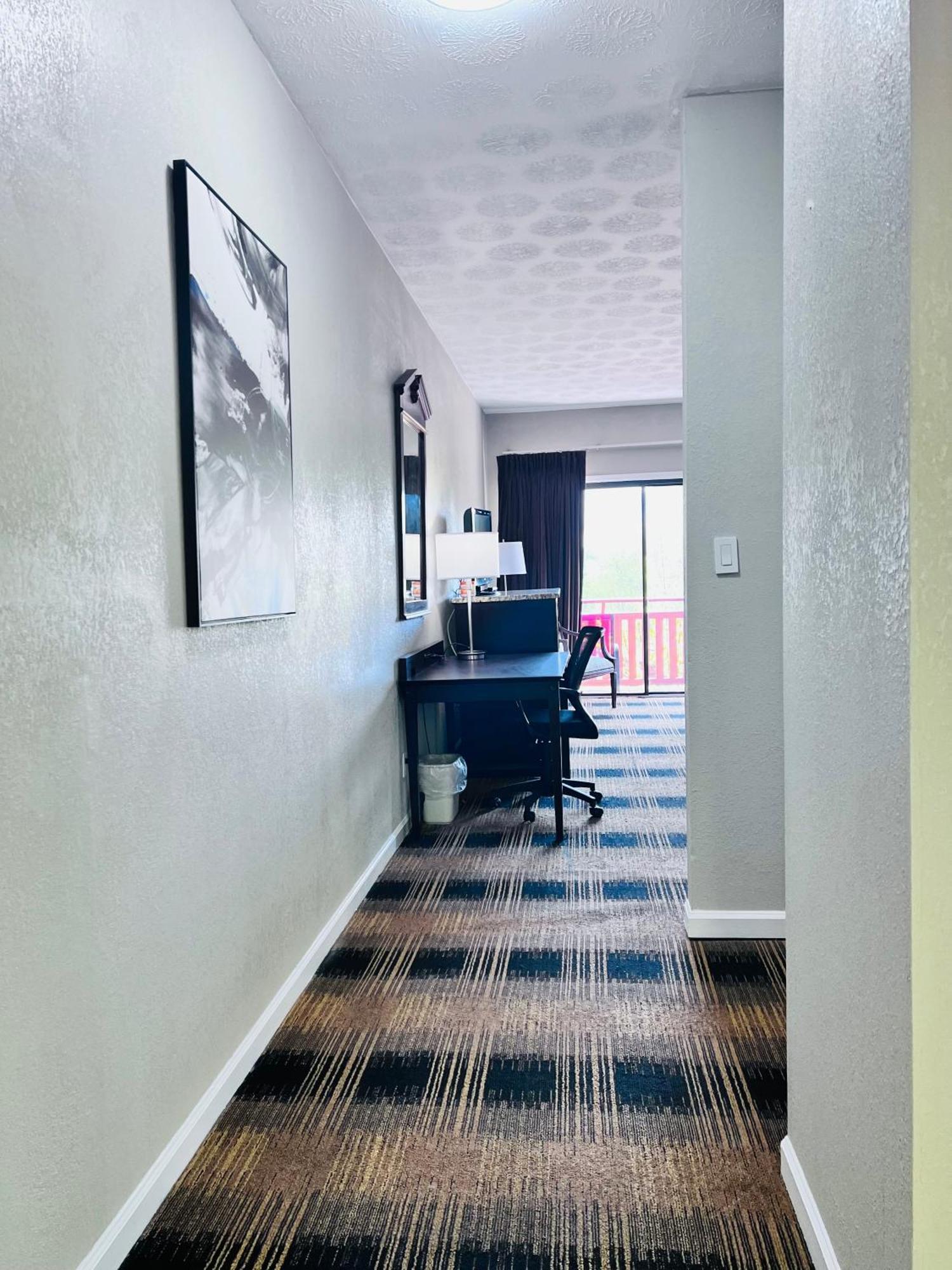 Budgetel Inn & Suites ディラード エクステリア 写真