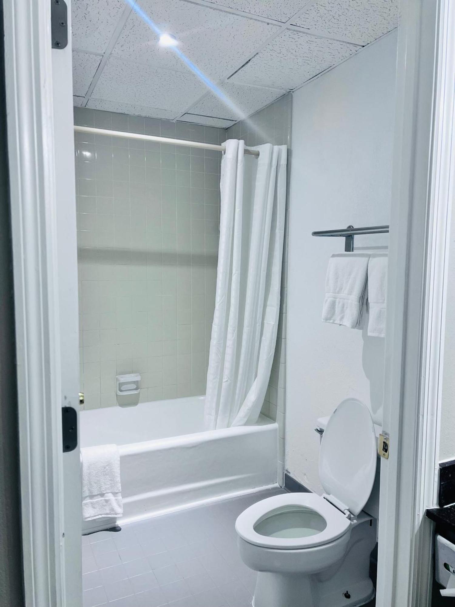 Budgetel Inn & Suites ディラード エクステリア 写真