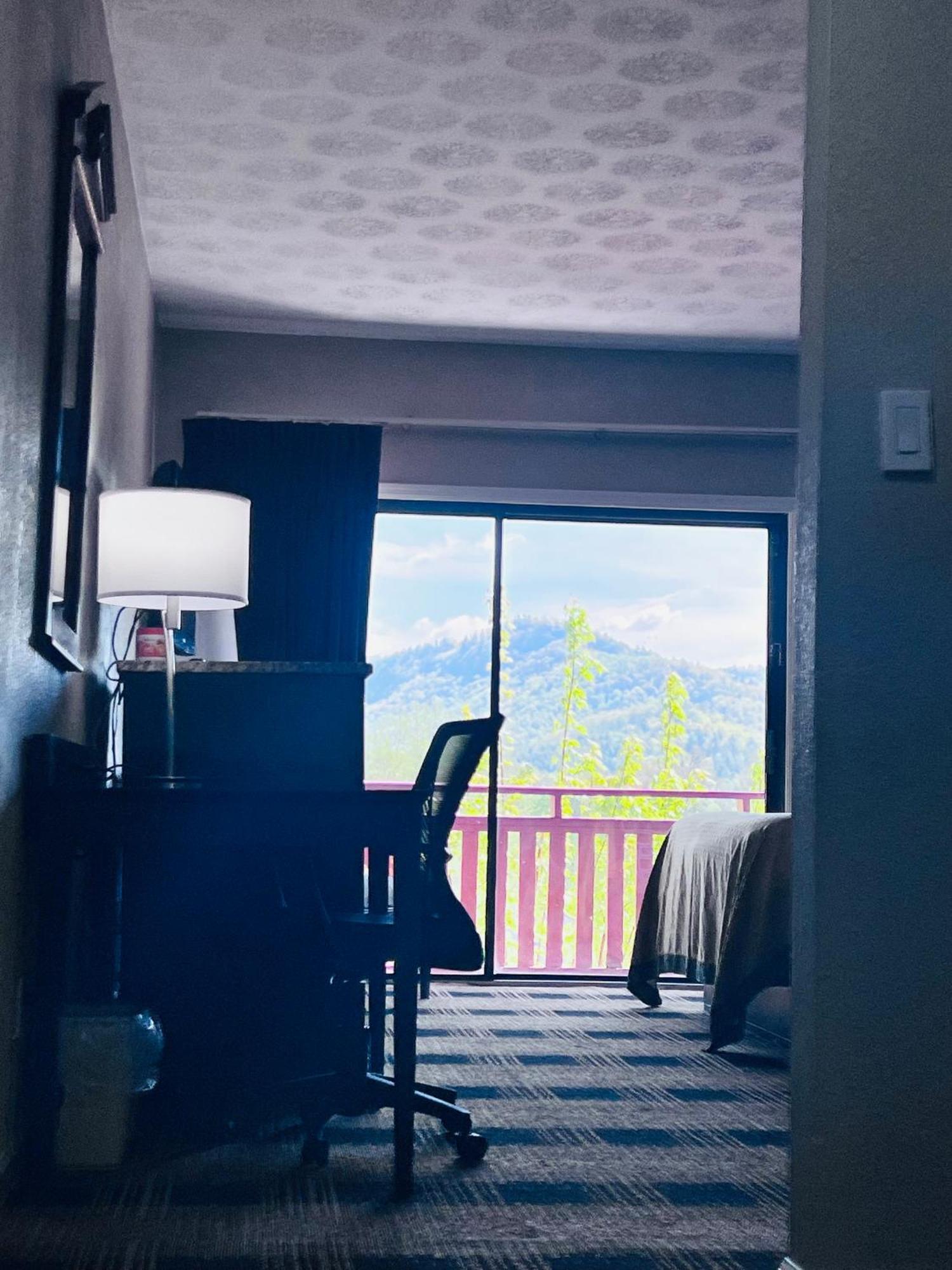 Budgetel Inn & Suites ディラード エクステリア 写真