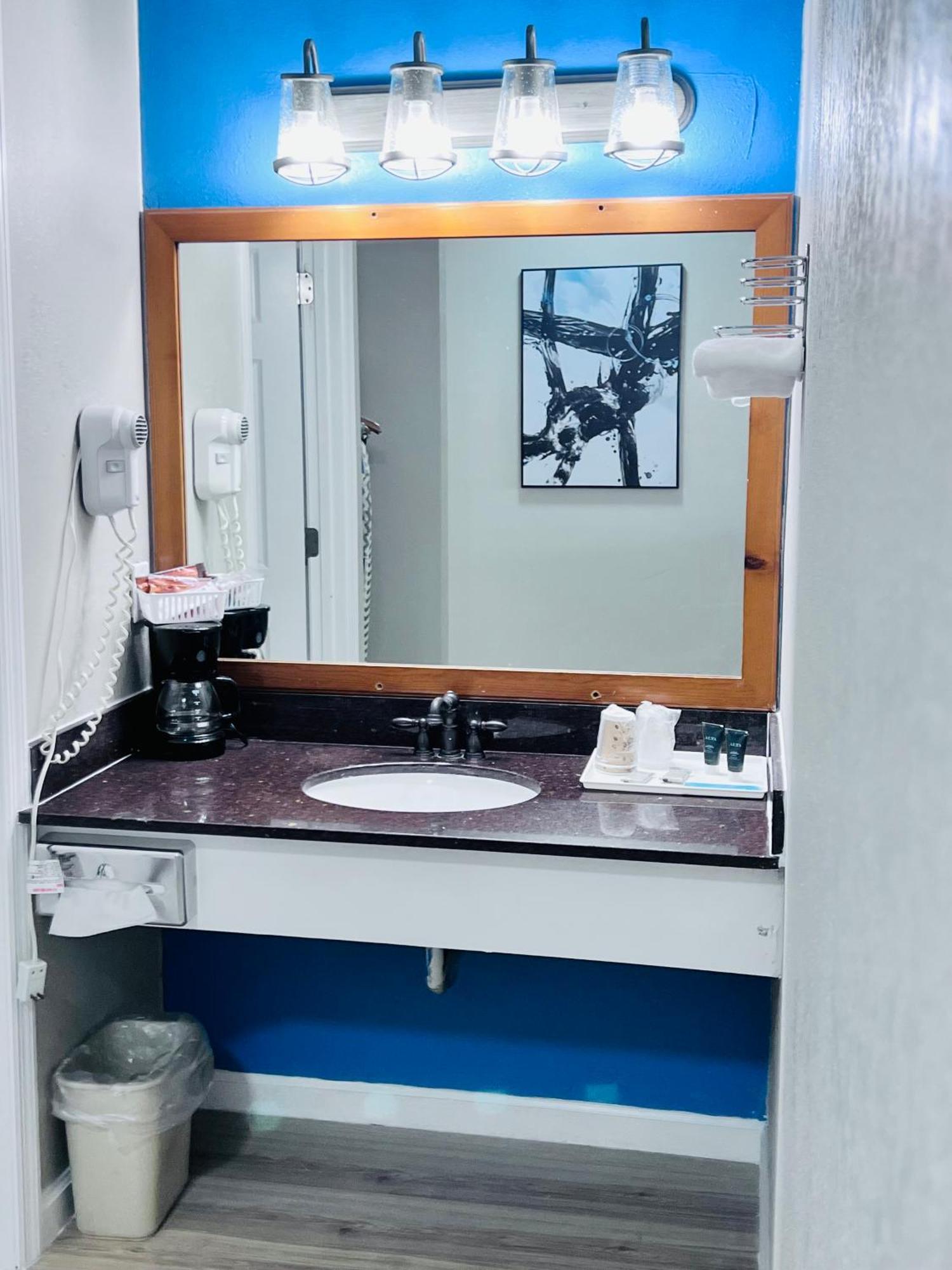 Budgetel Inn & Suites ディラード エクステリア 写真