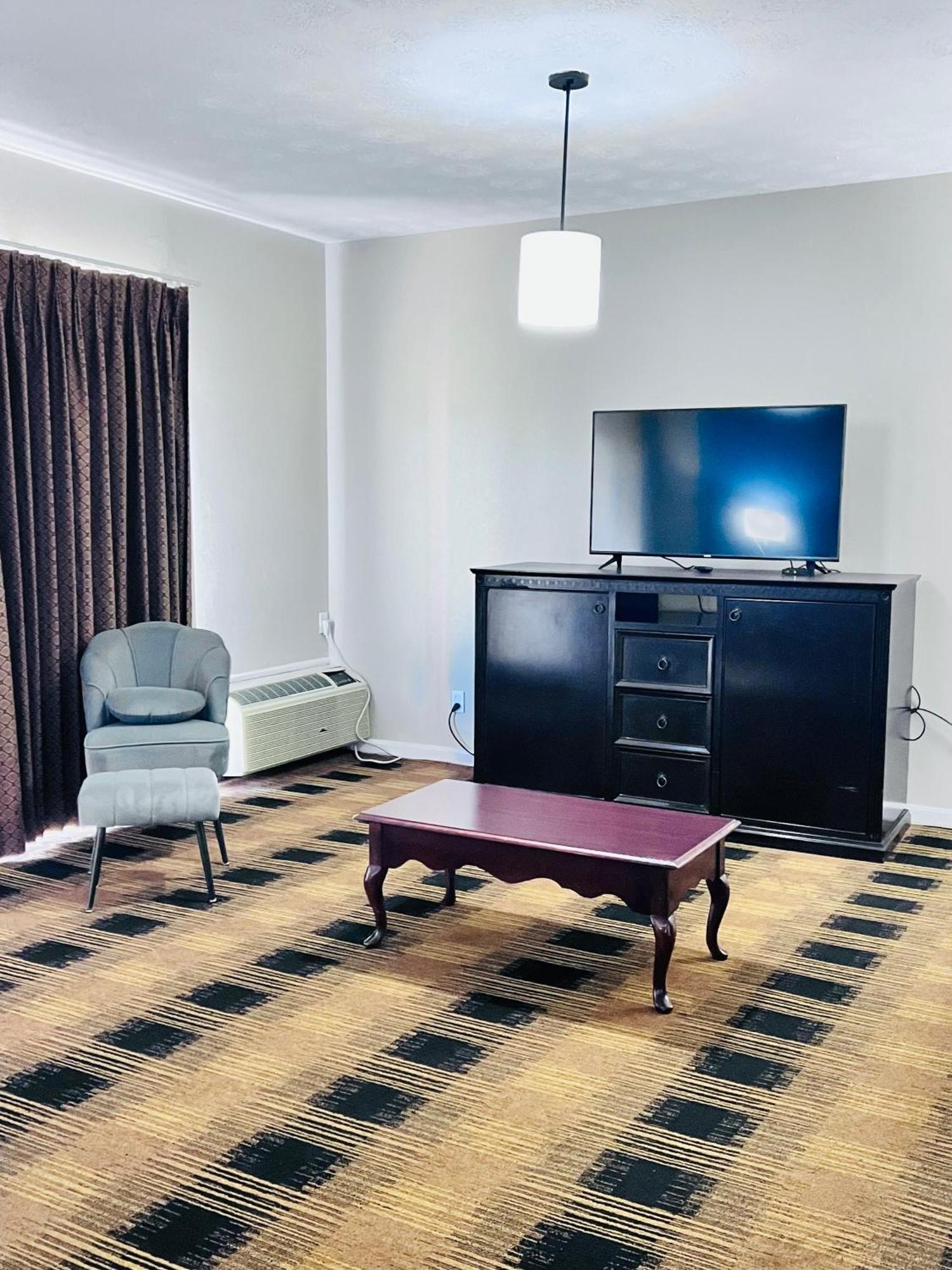 Budgetel Inn & Suites ディラード エクステリア 写真