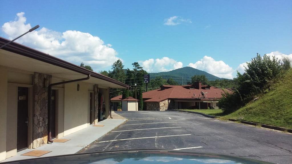 Budgetel Inn & Suites ディラード エクステリア 写真