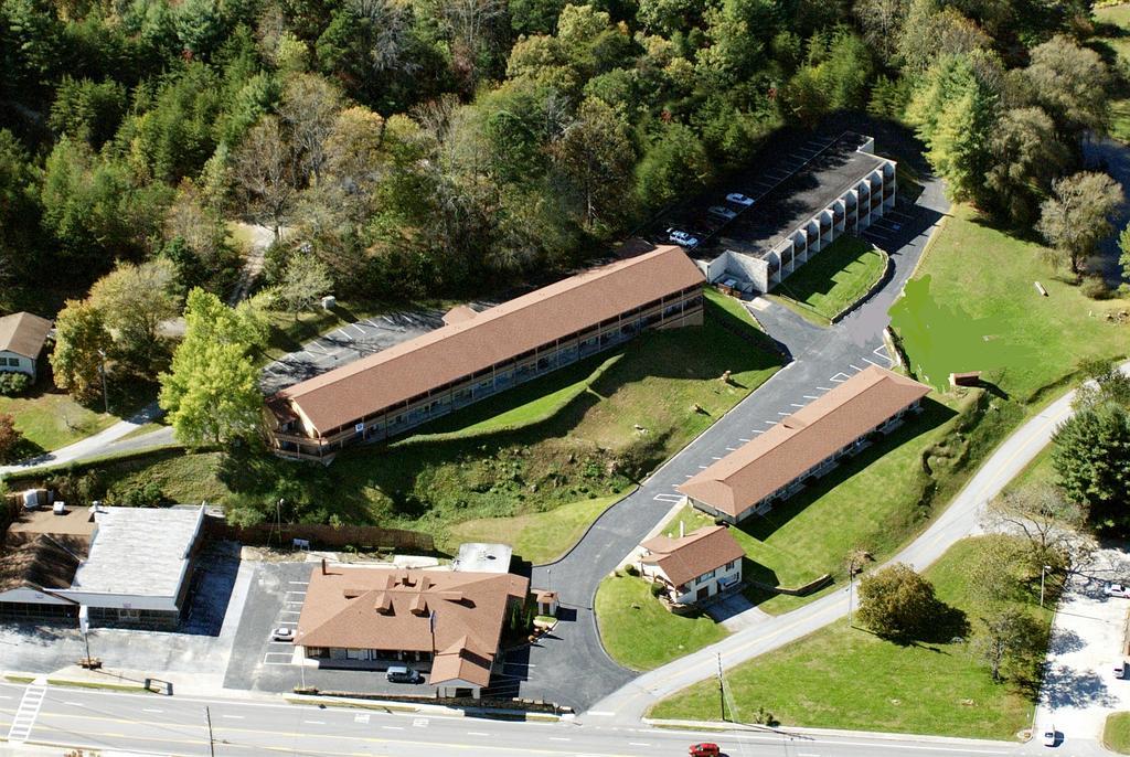 Budgetel Inn & Suites ディラード エクステリア 写真